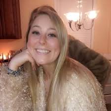 Ella Brackett's Instagram, Twitter & Facebook