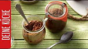 200 g butter 4 eier. Schokokuchen Mit Uberraschung Im Glas Rewe Deine Kuche Youtube