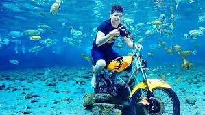 Umbul bening merupakan salah satu destinasi wisata renang yang ada di banyuwangi. Umbul Bening Waterpark
