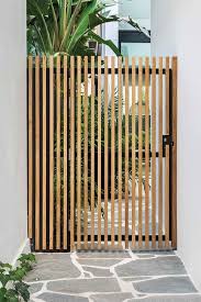 Holz Terrassendielen Holzzaun Holzplatte Holzbalken Carport Holz Kantholz Terrassenuberdachung Hol Garden Design Plans Backyard Fence Decor Fence Design