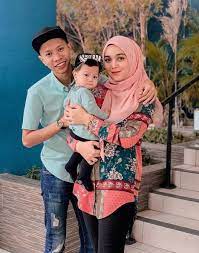 Namanya kini semakin meningkat naik sebagai pengarah filem, youtuber terkenal syahmi sazli mendedahkan dia pernah berhasrat untuk meminjam wang daripada. Biodata Syahmi Sazli Bintang Youtube Malaysia Popular Iluminasi