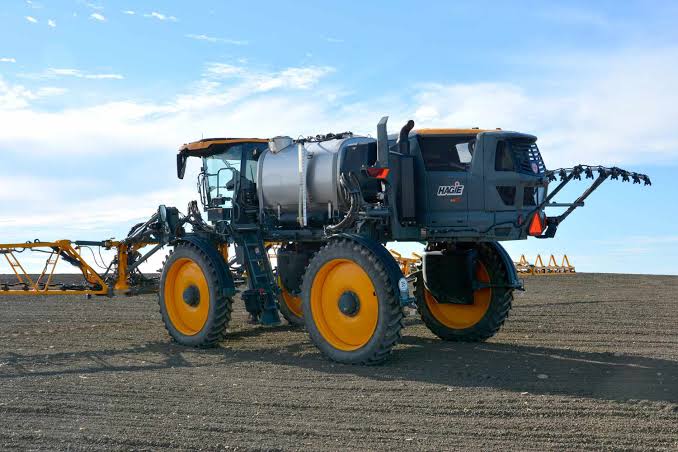 Hagie DTS8T Sprayer