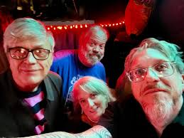 zacefron @kaycstroh @mrgrabeel @corbinbleu @_moniquecoleman @ashleytisdale  @vanessahudgens let's have a reunion😂😂💪