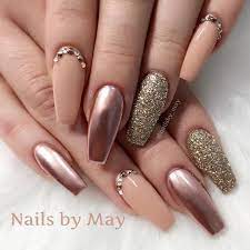 A seal with a capweight: 49 Amazing Prom Nails Designs Queen S Top 2021 Prom Nails Metallic Nails Prom Nail Designs