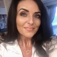 Aimee Grove's Instagram, Twitter & Facebook