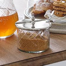 Dose Darvault Die Schonheit Dieser Glasdose Wird Eigentlich Nur Noch Von Ihrer Vielseitigkeit Ubertroffen Der Glanzvolle Deckel Aus E In 2020 Dose Glas Vorratsdosen