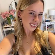 Emily Wesley (emilyywesley)