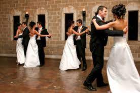 We did not find results for: Das Fest Nach Der Hochzeit Der Brautkleiderball Wir Sagen Ja