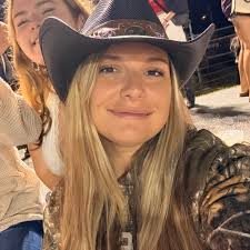 What are the best places with Monday specials near Pittsgrove?