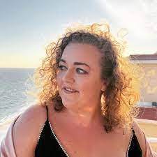 Carmen Tuttle's Instagram, Twitter & Facebook