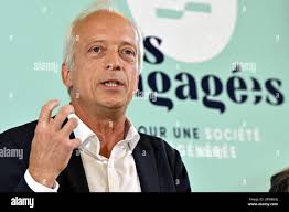 Who will present their hi-res stock photography and images