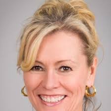 Kelly Mecham's Instagram, Twitter & Facebook