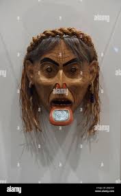 Smithsonian American Art Museum presented Mask Old Woman whit Labret from  Freda Diesing during the first mayor exhibition about ÒHearts of Our  People: Native Woman ArtistÓ, today
