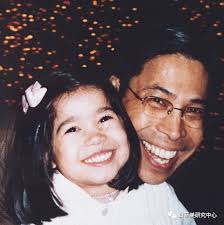 唯一富过15代的家族，22岁的她躺着碾压半个名媛圈_凤凰网