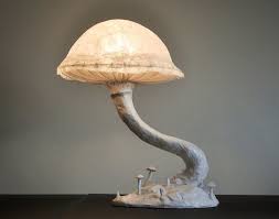 papier mache lampe champignon sculpture lumineuse lampe a la main la nature champignon fantaisie lunatique plante ooak unique table de lumiere lampe champignon champignons farcis et idee de decoration