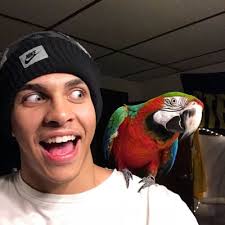 Miranda Woosman (@mirawoosman)