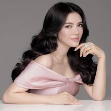 Người đẹp lý nhã kỳ toát lên thần thái quyền lực và quyến rũ trên ghế nóng của cuộc thi hoa hậu hòa bình 2017. Vi Sao Ly Nha Ká»³ Tuá»•i U40 Giau Co Xinh Ä'áº¹p Váº«n áº¿