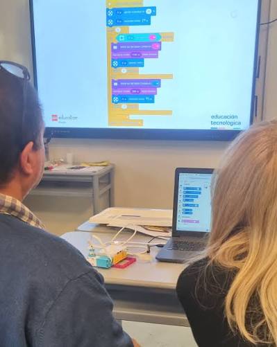 🚀 Capacitación docente en Mendoza: STEAM, programación y robótica educativa  Realizamos jornadas de capacitación docente en metodología CERCA, proyectos  STEAM, programación y robótica educativa, acercando nuevas herramientas y  metodologías para innovar en