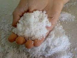 How To Make Non Toxic Realistic Fake Snow In Minutes Como Hacer Nieve Carrozas Navidad Pinos De Navidad