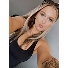 Nikki Kyle's Instagram, Twitter & Facebook