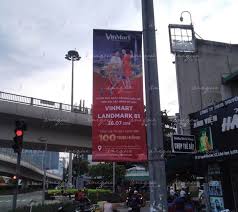8.297.500 người (dân cư chính thức năm 2016) phân chia hành chính: Vinmart Quáº£ng Cao Banner Nhan Sá»± Kiá»‡n Khai TrÆ°Æ¡ng Táº¡i Landmark 81