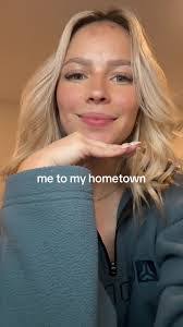 Ashley Smither's Instagram, Twitter & Facebook