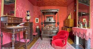 Sur Les Traces De Victor Hugo Victor Hugo Paris Victor Hugo Place Des Vosges