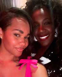 The Wall Group Holiday party 🎄Fun times with my Boos and Baes. Cheers!  🥂🥂 @thewallgroup @cydneystannard AND I feel wealthy in my dress ☺️ Thank  you @jareddepriest