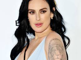 She started off as a child model by appearing on the covers of coveted vogue bambini and italian magazines, thanks to her father's art contacts in italy. 10 Celebrities Who Decided To Remove Their Tattoos And Why