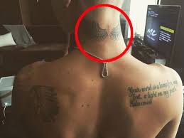 Justin bieber has sparked countless headlines for years, has numerous hits songs, and has a heck of a lot of money. Justin Bieber Tattoo Justin Bieber So Sieht Er Ohne Seine Zahlreichen Tattoos Aus Gala De See More Ideas About Justin Bieber Tattoos Justin Bieber Justin