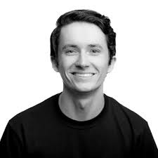 A couple of days ago, all-star photographer Adam Moran asked if I'd want to  run around in the snow for a photo experiment—as we're collectively chasing  more running clients in 2025. Being