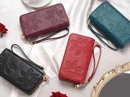 25 Best Leather Wallets for Women: Which One is Right for You