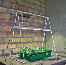 Thanks to the integrated dimmer, the intensity of the lights can be adjusted depending on what stage of growth the plants are in. Growlight Duo Med Stativ 20w Inomhusodling