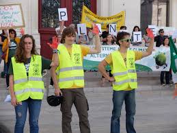 800 rassemblements ont eu lieu à travers le monde. Photos Videos Climat Un Mouvement Social Est Ne L Actualite Rouge Et Verte De La Vienne