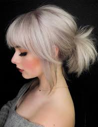 Elegant Platinum Short Ponytail Hairstyle Trends For 2019 Voguetypes Blonde Hair With Bangs Platinum Blonde Hair Short Hair Ponytail
