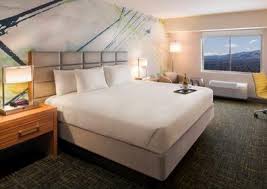 Romantic, suites, public hot tubs & saunas. Reno Accommodations Hotel Rooms Suites Circus Circus Reno