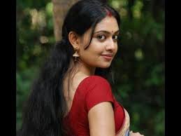 The former girls star, who played a lawyer in the flight attendant, spends her days at the barn and her nights with david sedaris and meryl streep. 10 Highest Paid Malayalam Serial Actresses