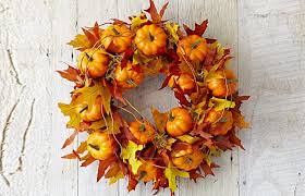 By now you already know that, whatever you are looking for, you're sure to find it on aliexpress. 30 Halloween Wreaths Too Cute To Be Scary