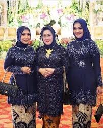 41 model kebaya brokat modern 2019 yang mewah dan elegan untuk digunakan, 1 diantaranya merupakan kebaya brokat modern yang populer dikenakan bcl ❤. 17 Best Kebaya Orang Tua Pengantin Ideas Kebaya Kebaya Brokat Kebaya Wedding