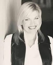 Jennifer Hullinger's Instagram, Twitter & Facebook