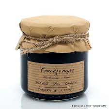 Coacăzele negre (blackcurrant în engleză, schwarze johannisbeeren sau schwarze ribisel în germană sau cassis în franceză) au mult tanin în coajă iar acesta este astringent (acrișor). CÄƒmara De La Munte DulceaÈ›Äƒ De CoacÄƒze Negre 200 G DulceaÈ›Äƒ De CasÄƒ CoacÄƒzele Negre Sunt Bogate In Vitaminele C B6 Pp Dar È™i In Minerale Precum Calciu Fier È™i Fosfor Fructele