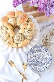 Bagel is a kind of bread made from yeasted dough. Everything Bagel Seasoning Pull Apart Bread Your Homebased Mom