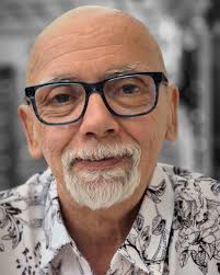 C'est avec une profonde tristesse que nous vous annonçons le décès de notre ami  Francis Motkin. Francis et Bernadette sont arrivés dans le groupe en tant  que photographes, ensuite Bernadette a enfilé