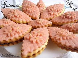 Sables A La Confiture Et Pate D Amande Gateaux Farah Couscous Et Puddings Food Desserts Food And Drink