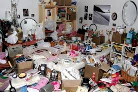 Untuk mencegah mainan si kecil berhamburan sampai tidak terkendali ke berbagai sudut rumah, ibu bisa menyediakan tempat atau ruangan khusus untuk menyimpan mainan. 99 Tips Merapikan Rumah Ala Marie Kondo Disain Rumah Kita