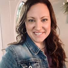 Lorri Baker's Instagram, Twitter & Facebook