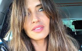 Iker casillas is a spanish football goalkeeper who plays for the spanish la liga club real madrid and. Erstes Foto Von Sara Carbonero Mit Kurzen Haaren Nach Krebs Nach Welt