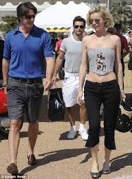 Eva mendes, 2008, transformation credit: Eva Herzigova Goes From Curly And Casual To Sleek And Chic Daily Mail Online