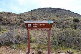 Trees on badger springs wash trail turn gold in early winter. Gjhikes Com Badger Springs