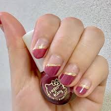 ダイソーの サンリオネイル かわいい 可愛いぞ 斜めフレンチは簡単で可愛くて 短い爪の私でも なんだかちょ っと細長い指に見えるからいいね 使用ネイル ちふれ ダイソー新商品 サンリオコラボ スモーキーピンク ショートネイル